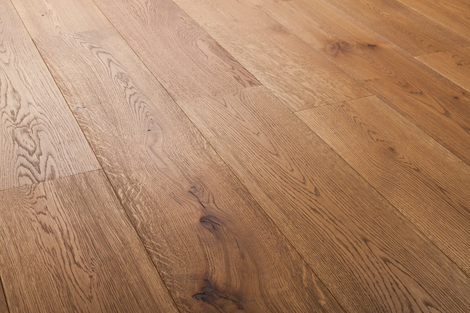 Interiér s kartáčovanou dubovou podlahou Exclusive Floors