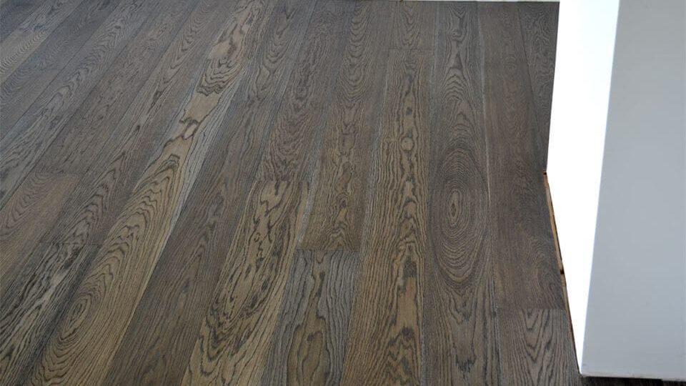 Dřevěná podlaha Exclusive floors Dub eben elegant