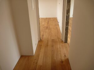 Exclusive floors dřevěná podlaha Manhattan pro moderní i klasické interiéry. Podlaha má povrch ošetřený skvrnám a vod… –…