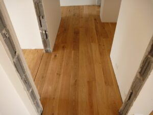 Exclusive floors dřevěná podlaha Manhattan pro moderní i klasické interiéry. Podlaha má povrch ošetřený skvrnám a vod… –…