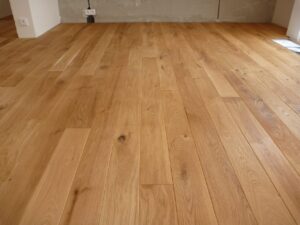 Exclusive floors dřevěná podlaha Manhattan pro moderní i klasické interiéry. Podlaha má povrch ošetřený skvrnám a vod… –…