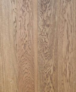 Exclusive floors Bergen s medově hnědým odstínem je velice  oblíbený dekor. U kartáčovaného provedení je povrch mecha… –…