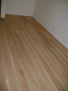 Exclusive floors – dřevěná masivní podlaha Bronx s povrchovou vodě odolnou úpravou. Vhodná do bytu, domku, nebo…