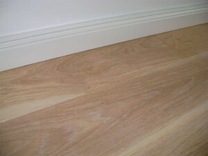 Exclusive floors – dřevěná masivní podlaha Bronx s povrchovou vodě odolnou úpravou. Vhodná do bytu, domku, nebo resta…