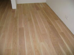 Exclusive floors – dřevěná masivní podlaha Bronx s povrchovou vodě odolnou úpravou. Vhodná do bytu, domku, nebo…