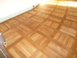 Hrad Loket – renovace dřevěné podlahy olejem Bronx a Clear Seal. Tungový olej Clear Seal dodá podlaze dlouhodobou…