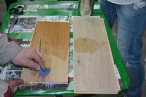 Minulý týden proběhla prezentace na které jsme předváděli vlastnosti podlahových olejů American wood oil. Každý si mo… –…