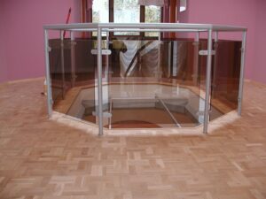 Realizace dřevěné podlahy Dub mozaika s povrchovou úpravou lak. – realizace podlahy Exclusive Floors