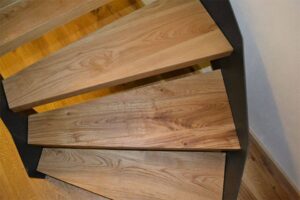 Exclusive floors – schody z dubu s povrchovou úpravou vodě odolným podlahovým olejem.
