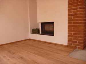 Realizace dřevěné podlahy Exclusive floors Dub světlý Elegant 190mm v RD v Děčíně. – fotka 10 z realizace Exclusive Floors