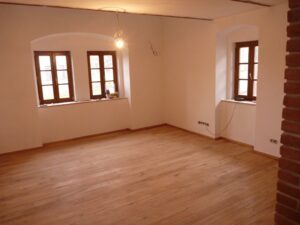 Realizace dřevěné podlahy Exclusive floors Dub světlý Elegant 190mm v RD v Děčíně. – fotka 12 z realizace Exclusive Floors