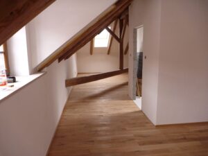 Realizace dřevěné podlahy Exclusive floors Dub světlý Elegant 190mm v RD v Děčíně. – fotka 15 z realizace Exclusive Floors