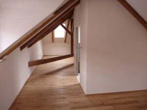 Realizace dřevěné podlahy Exclusive floors Dub světlý Elegant 190mm v RD v Děčíně. – fotka 18 z realizace Exclusive Floors
