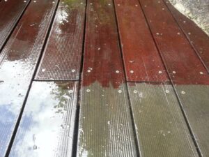 S jarem přichází čas na obnovu terasových prken. Speciální čistič jednoduše odstraní zašedlou vrstvu a prkna budou op… –…
