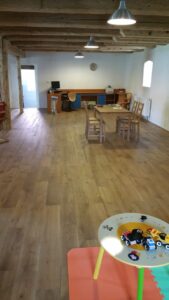 Dřevěná podlaha Exclusive floors Dub přírodní rustik s voděodolnou ochranou. Dřevěné podlahy máme skladem. Akční ceny… –…