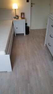 Renovujeme staré zašlé dřevěné podlahy. Ukázky z poslední renovace dřevěných parket, povrch White plains…. info na ……