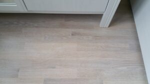 Renovujeme staré zašlé dřevěné podlahy. Ukázky z poslední renovace dřevěných parket, povrch White plains…. info na ……