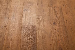 Dřevěná podlaha Exclusive floors Dub přírodní rustik s voděodolnou ochranou. Dřevěné podlahy máme skladem. Akční ceny… –…