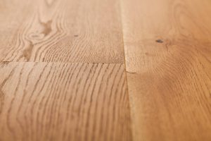 Dřevěná podlaha Exclusive floors Dub přírodní rustik s voděodolnou ochranou. Dřevěné podlahy máme skladem. Akční ceny… –…