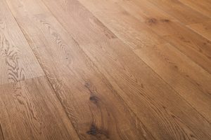 Dřevěná podlaha Exclusive floors Dub přírodní rustik s voděodolnou ochranou. Dřevěné podlahy máme skladem. Akční ceny… –…