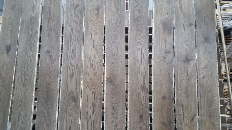 Dřevěná podlaha Exclusive floors Dub přírodní rustik s voděodolnou ochranou. Dřevěné podlahy máme skladem. Akční ceny… –…