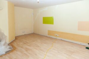 Renovace dřevěné třívrstvé podlahy buk s povrchovou úpravou zátěžový lak – http://exclusivefloors.cz/renovace-…