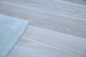 Moderní provedení dětského pokoje s dřevěnou podlahou White Plains – www.exclusivefloors.cz. – fotka 7 z realizace…