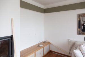 Dřevěná podlaha Dub Natur může posloužit jako dekorativní prvek v interiéru. Nápadité řešení obkladu dřevěnou třívrst… –…
