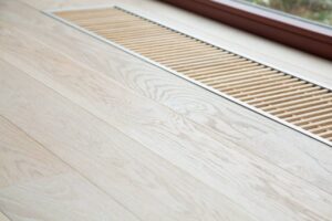 Dřevěná podlaha Exclusive floors Dub přírodní rustik s voděodolnou ochranou. Dřevěné podlahy máme skladem. Akční ceny… –…
