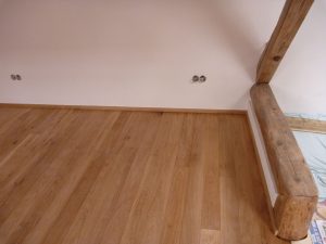 Dub Natural s vodě odolným olejem – realizace v rodinném domku. – fotka 5 z realizace Exclusive Floors