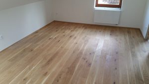 Dřevěná podlaha Exclusive floors Dub přírodní rustik s voděodolnou ochranou. Dřevěné podlahy máme skladem. Akční ceny… –…