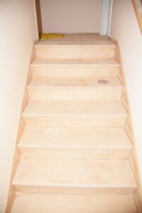 Renovujeme dřevěné podlahy v Praze a okolí. Renovace provádíme broušením nebo kartáčováním. Profesionální podlaháři s… –…