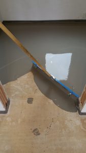 Příprava podkladu na pokládku dřevěné podlahy. – fotka 3 z realizace Exclusive Floors