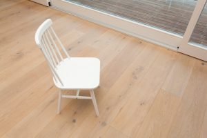 Dřevěná podlaha Exclusive floors Dub přírodní rustik s voděodolnou ochranou. Dřevěné podlahy máme skladem. Akční ceny…
