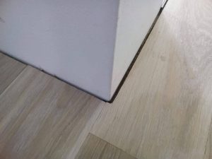 Dřevěná podlaha Exclusive floors Dub přírodní rustik s voděodolnou ochranou. Dřevěné podlahy máme skladem. Akční ceny… –…