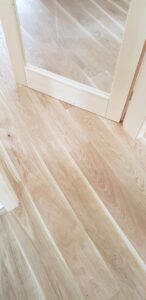 Dřevěná podlaha Exclusive floors Dub přírodní rustik s voděodolnou ochranou. Dřevěné podlahy máme skladem. Akční ceny…