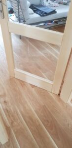 Dřevěná podlaha Exclusive floors Dub přírodní rustik s voděodolnou ochranou. Dřevěné podlahy máme skladem. Akční ceny… –…