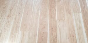 Dřevěná podlaha Exclusive floors Dub přírodní rustik s voděodolnou ochranou. Dřevěné podlahy máme skladem. Akční ceny… –…