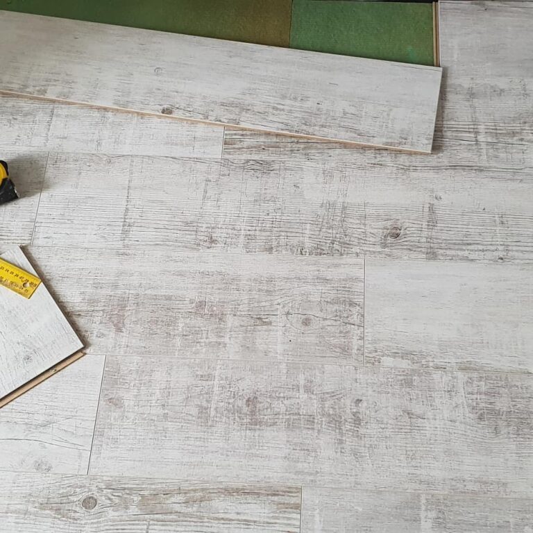 Realizace podlah v bytovém komplexu v Benešově. – realizace podlahy Exclusive Floors