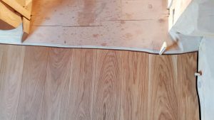 Dřevěné podlahy Exclusive floors zvládnou i rozlité červené víno a další rozlité tekutiny. Podívejte se na video test. –…