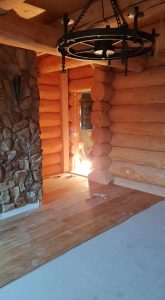 Dřevěné podlahy Exclusive floors zvládnou i rozlité červené víno a další rozlité tekutiny. Podívejte se na video test. –…