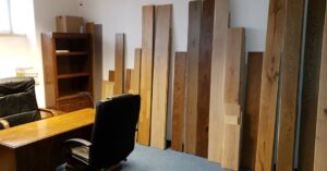 Naše nová kancelář v Praze, Rejskova 12. Přijďte si vybrat dřevěnou, nebo vinylovou podlahu Exclusive floors. Stačí s… –…
