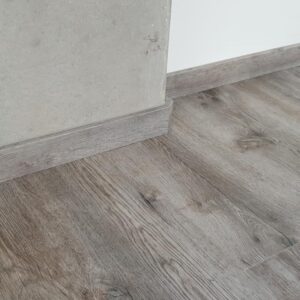 Pokládka vinylové podlahy v kancelářích v nové výrobní hale. – fotka 2 z realizace Exclusive Floors
