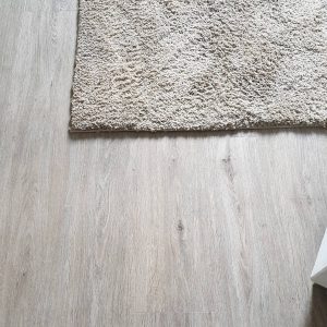Dokončena pokládka vinylové podlahy Dub bělený v RD ve Struhařově. A jedeme dál…😉 – realizace podlahy Exclusive Floors