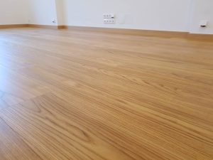 Dřevěná podlaha Exclusive floors Dub přírodní rustik s voděodolnou ochranou. Dřevěné podlahy máme skladem. Akční ceny… –…