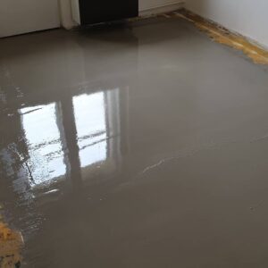 Realizace dřevěné podlahy Exclusive floors Dub světlý Elegant 190mm v RD v Děčíně. – fotka 4 z realizace Exclusive Floors
