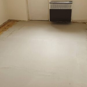 Realizace dřevěné podlahy Exclusive floors Dub světlý Elegant 190mm v RD v Děčíně. – fotka 5 z realizace Exclusive Floors