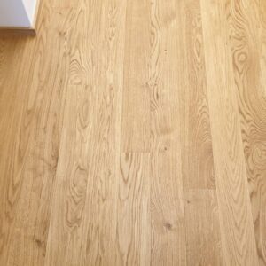 Dřevěná podlaha Exclusive floors Dub přírodní rustik s voděodolnou ochranou. Dřevěné podlahy máme skladem. Akční ceny… –…
