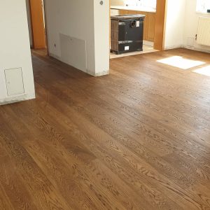 Realizace dřevěné podlahy Exclusive floors Dub tmavě hnědý v RD – www.exclusivefloors.cz. – realizace podlahy…