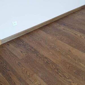 Dřevěná podlaha Exclusive floors Dub přírodní rustik s voděodolnou ochranou. Dřevěné podlahy máme skladem. Akční ceny… –…